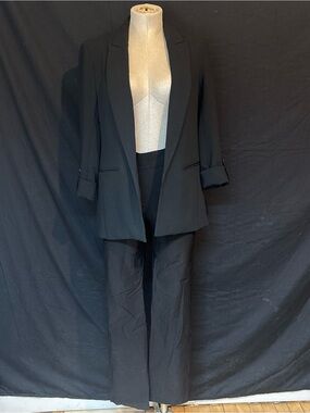 Classic Black Women's Blazer and Straight-Leg Pants Set